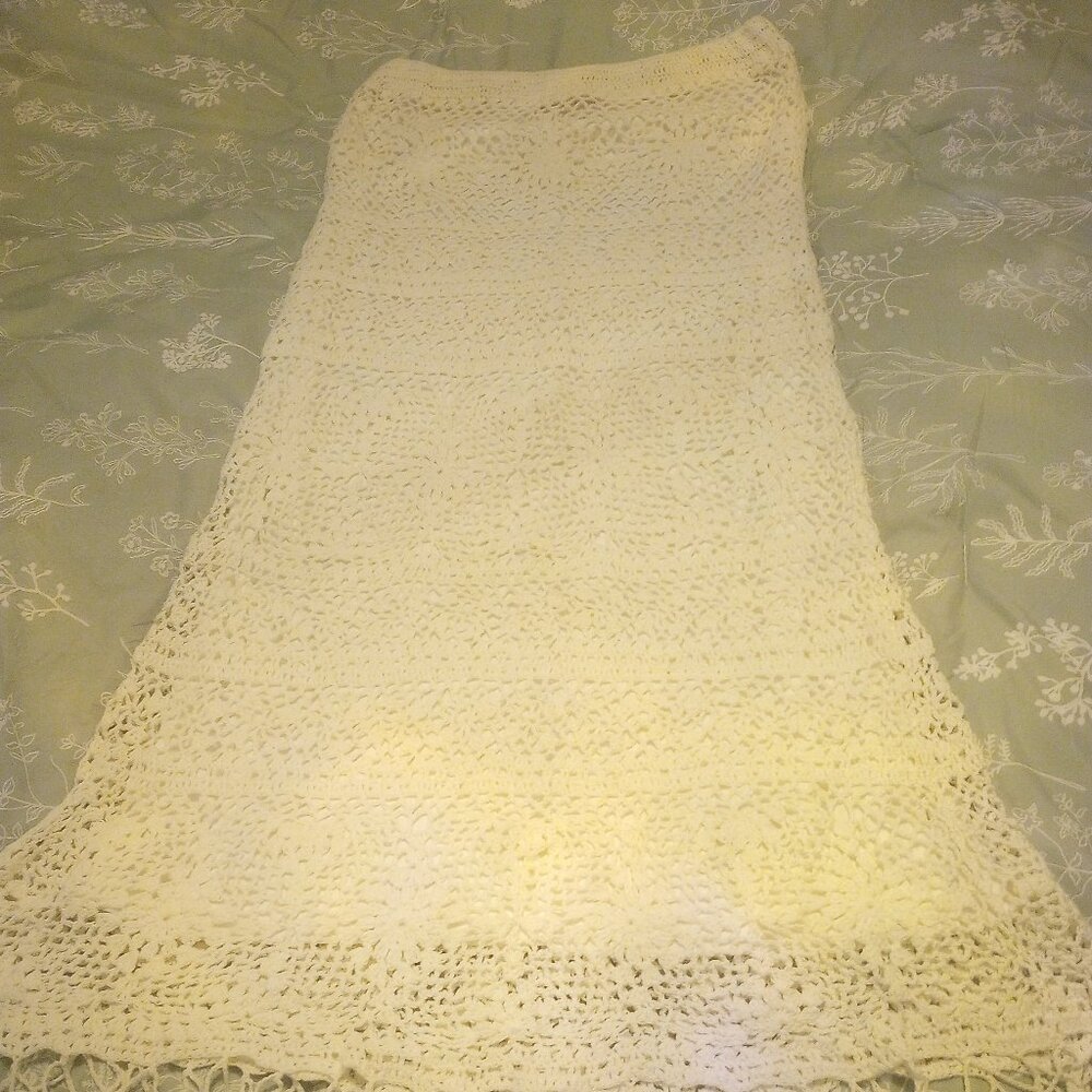Newport News gorgeous Crocheted maxi skirt white lined size L New in bag! - Picture 2 of 7